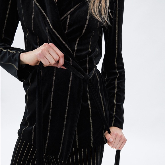 Zara Black Velvet Belted Blazer With Gold Stripes - Picture 2 of 14